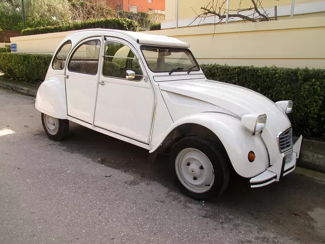 CITROEN 2CV6