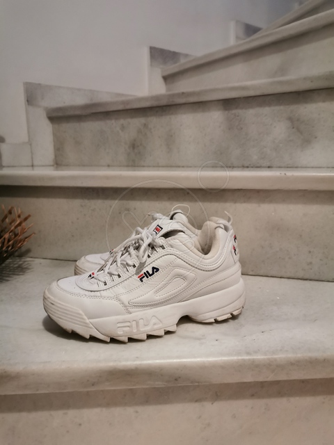 Fila Disruptor 2 Kainoyrgia Leyka Pwloyntai Logw Lan8asmenoy