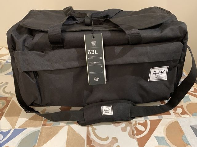 herschel outfitter luggage 70l