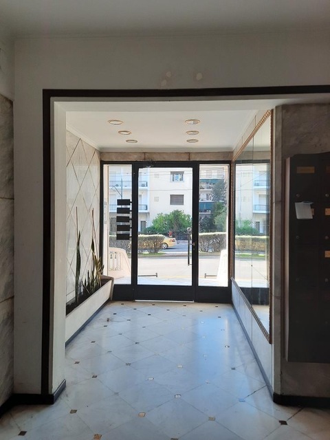 Πώληση επαγγελματικού χώρου Αθήνα (Αμπελόκηποι) Διαμέρισμα 37 τ.μ. ανακαινισμένο