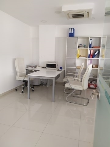 Ενοικίαση επαγγελματικού χώρου Γέρακας (Μπαλάνα) Γραφείο 210 τ.μ. ανακαινισμένο