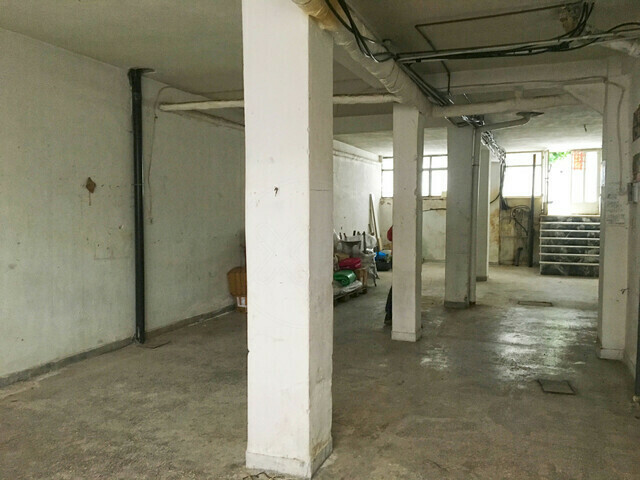 Commercial property for rent Korydallos (Platia Eleftherias) Storage Unit 112 sq.m.