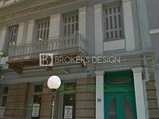 Commercial property for rent Pireas (Evangelistria) Building 266 sq.m. renovated