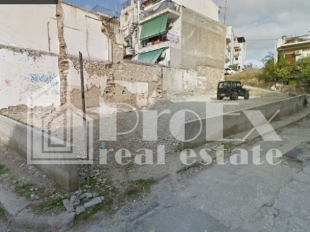Land for sale Pireas (Kastella (Profitis Ilias)) Plot 250 sq.m.