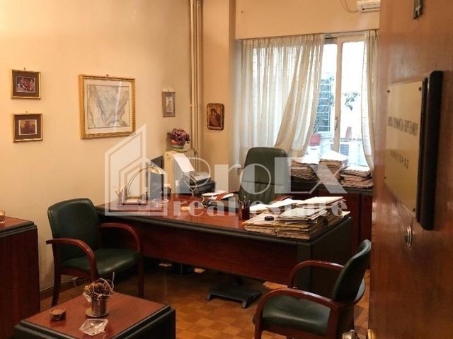 Πώληση επαγγελματικού χώρου Αθήνα (Εξάρχεια) Γραφείο 20 τ.μ.