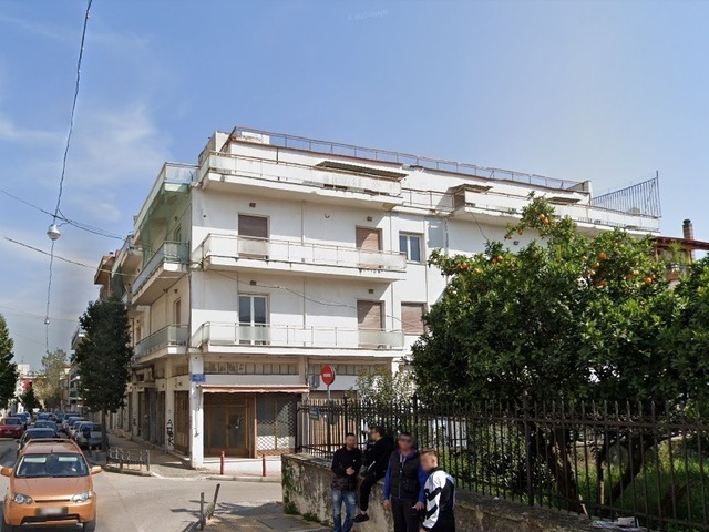 Commercial property for sale Lamia Building 2.125 sq.m.