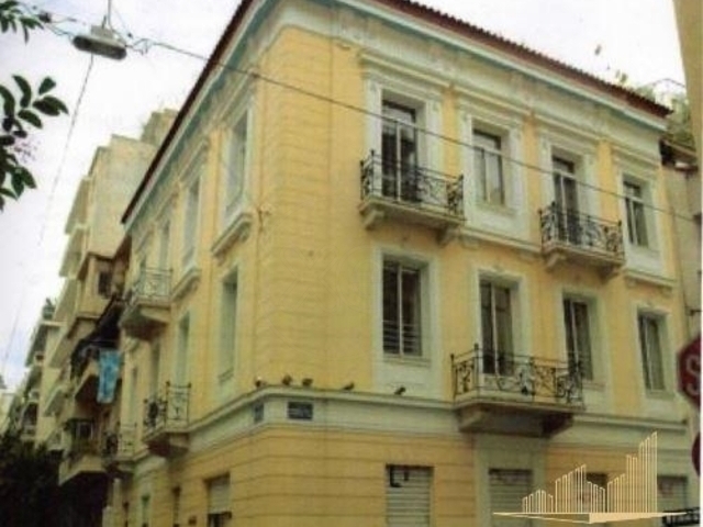 Πώληση επαγγελματικού χώρου Αθήνα (Εξάρχεια) Κτίριο 838 τ.μ. ανακαινισμένο