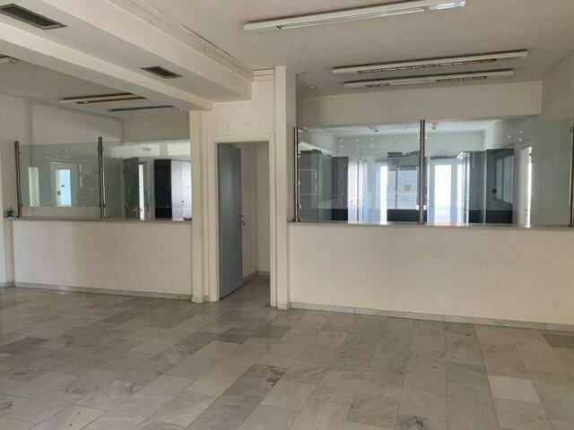 Commercial property for rent Salamina Building 620 sq.m.
