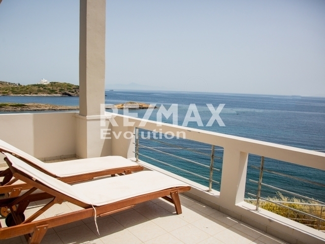 Home for rent Panorama Mikrolimanou (Mikrolimano) Detached House 140 sq.m. furnished