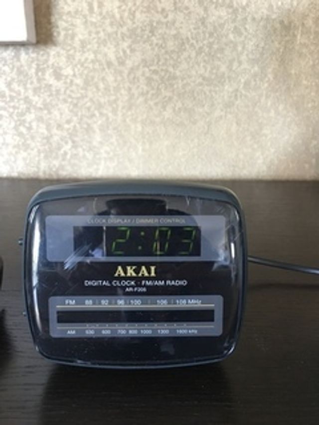 Εικόνα 1 από 1 - Ρολόι Ραδιόφωνο -  Κέντρο Αθήνας >  Κολωνάκι