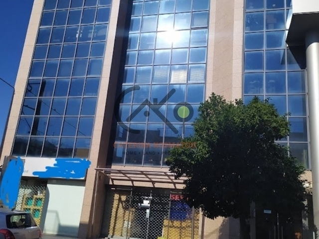 Commercial property for sale Pireas (Agia Sofia) Building 1.282 sq.m.
