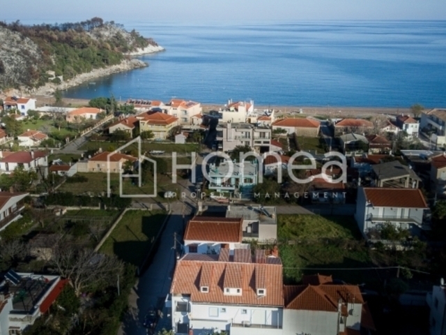 Commercial property for sale Agia Anna Building 206 sq.m. furnished renovated