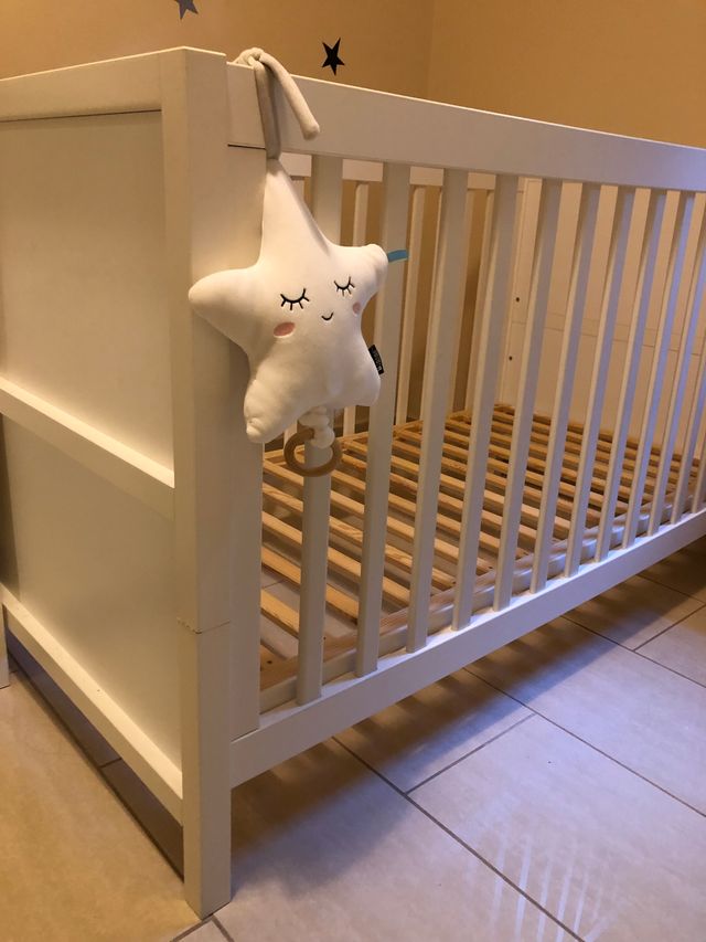 Εικόνα 1 από 23 - Κούνια - Συρταριέρα -  Βόρεια & Ανατολικά Προάστια >  Άνοιξη