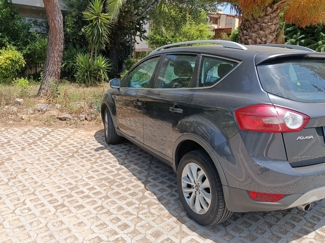 FORD KUGA Titanium