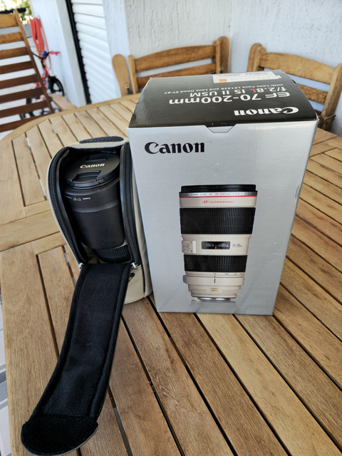 Εικόνα 1 από 11 - Canon EF70-200F2.8L IS -  Κεντρικά & Νότια Προάστια >  Βούλα