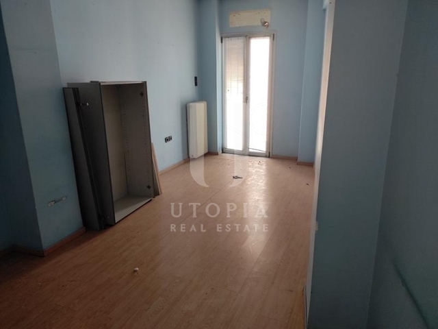 Commercial property for sale Athens (Neos Kosmos) Building 1.000 sq.m. renovated