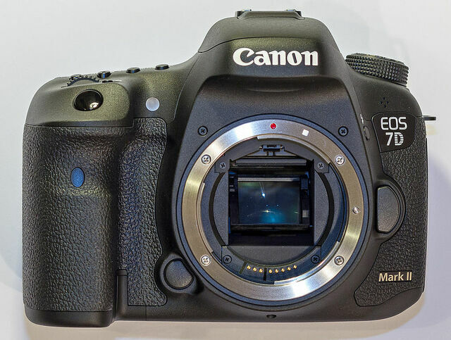 Εικόνα 1 από 1 - Canon 7D MARK ΙΙ -  Υπόλοιπο Πειραιά >  Δραπετσώνα