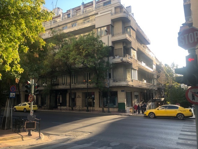 Ενοικίαση επαγγελματικού χώρου Αθήνα (Ακαδημία) Γραφείο 131 τ.μ.