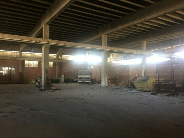 Warehouse - Center