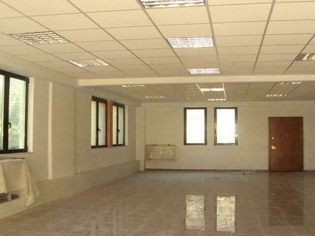 Commercial property for rent Metamorfosi (Mpofilia) Office 420 sq.m.