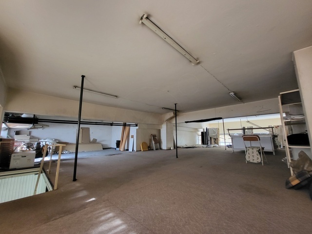 Commercial property for sale Dafni (Ymittos limits) Store 240 sq.m.