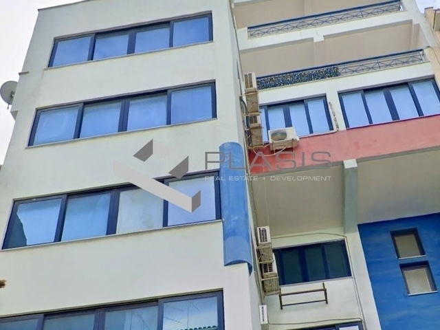 Commercial property for rent Athens (Ippokratous) Building 1.300 sq.m. renovated
