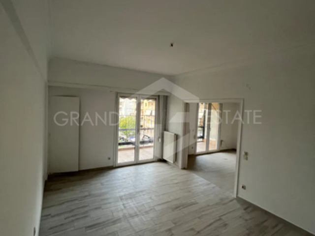Commercial property for rent Athens (Kypseli) Office 115 sq.m.