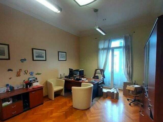 Ενοικίαση επαγγελματικού χώρου Αθήνα (Ρηγίλλης) Γραφείο 270 τ.μ.