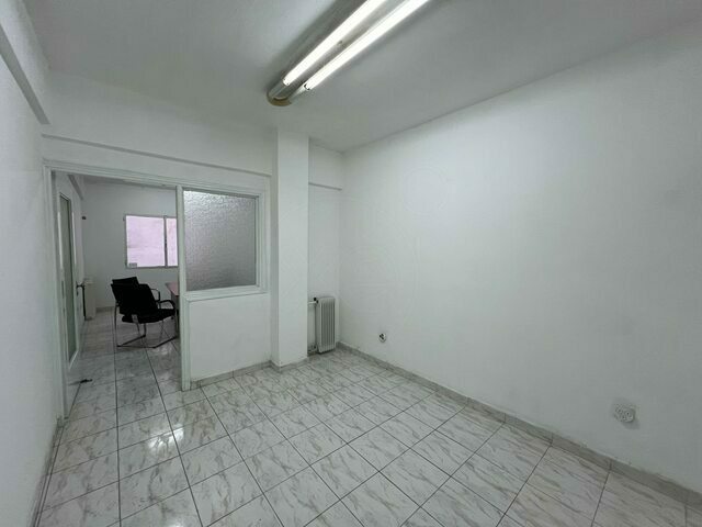 Commercial property for rent Athens (Kaniggos Square) Office 29 sq.m. renovated