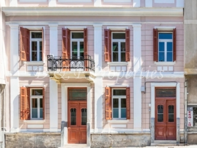 Commercial property for rent Athens (Amerikis Square) Building 320 sq.m. renovated
