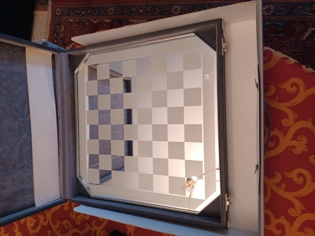 Εικόνα 1 από 4 - Σκάκι Swarovski -  Βόρεια & Ανατολικά Προάστια >  Κηφισιά