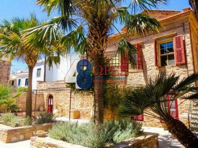 Commercial property for sale Chios Building 320 sq.m. furnished renovated