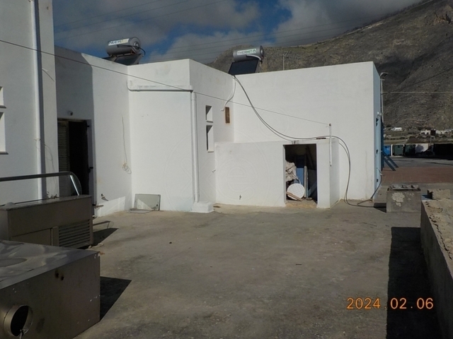 Commercial property for sale Perissa Hall 185 sq.m.