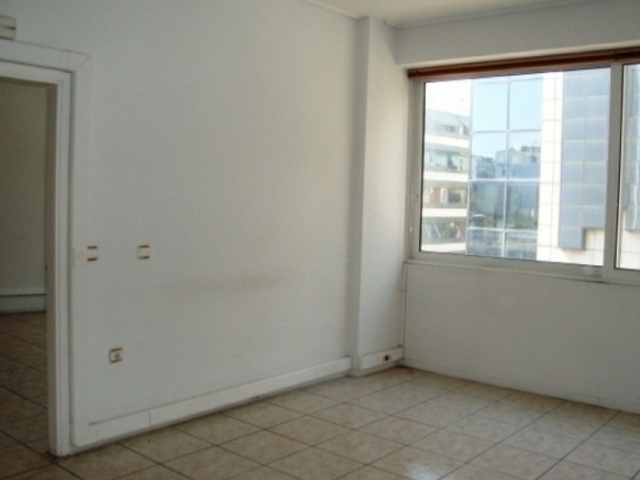 Commercial property for rent Menemeni (Ampelokipoi) Hall 145 sq.m.