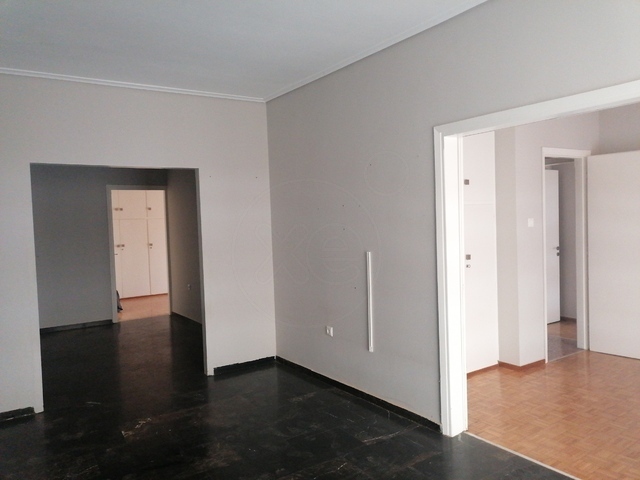 Home for sale Heraklion (Agia Triada) Apartment 91 sq.m. renovated