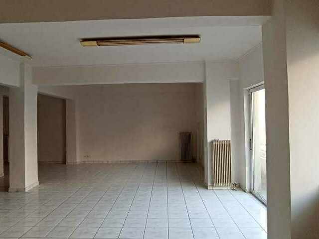 Commercial property for sale Pireas (Vrioni) Hall 100 sq.m. renovated