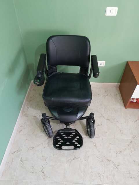 Εικόνα 1 από 3 - Αναπηρικό Αμαξίδιο -  Πειραιάς >  Κέντρο