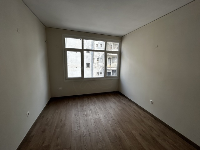 Commercial property for rent Thessaloniki (Vardari) Office 24 sq.m.