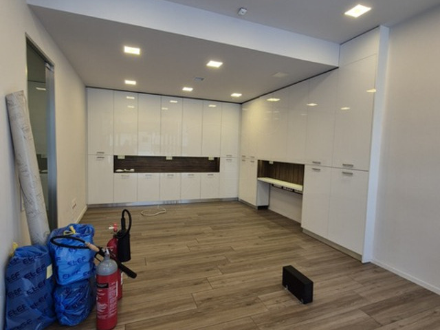 Commercial property for rent Marousi (Ergatikes Polukatikies) Office 80 sq.m.