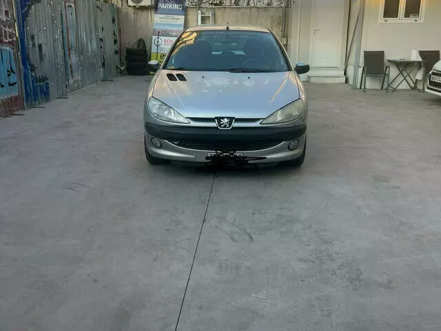 PEUGEOT 206