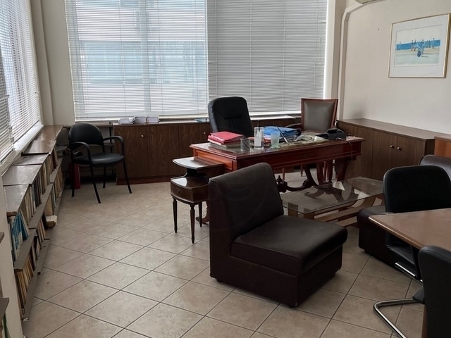 Ενοικίαση επαγγελματικού χώρου Πειραιάς (Τερψιθέα) Γραφείο 86 τ.μ. ανακαινισμένο