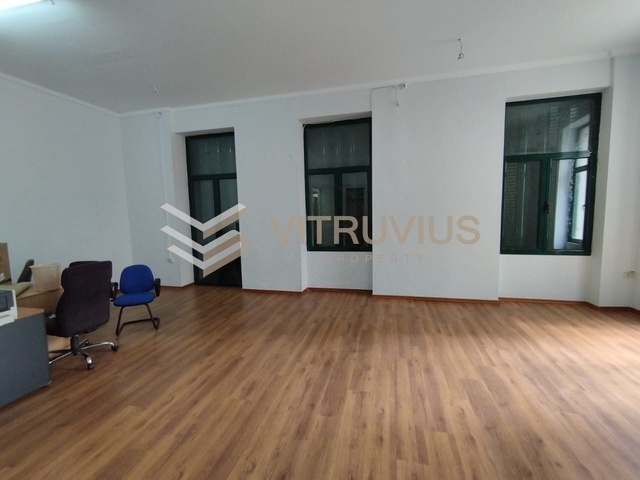Commercial property for rent Athens (Omonia) Building 536 sq.m. renovated