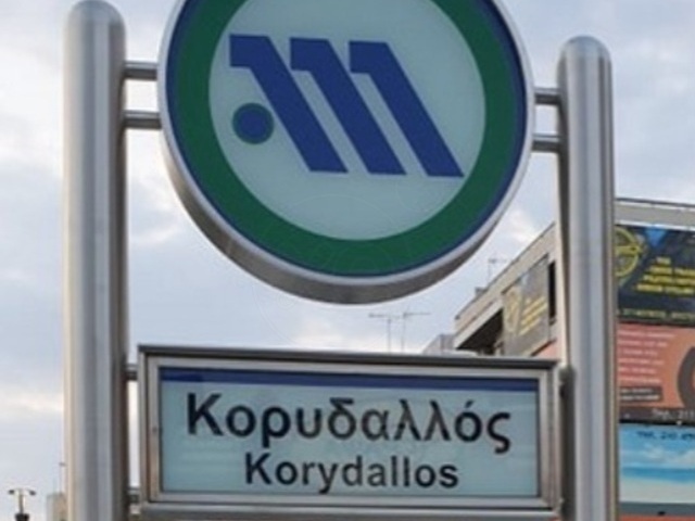 Commercial property for rent Korydallos (Platia Eleftherias) Store 250 sq.m.