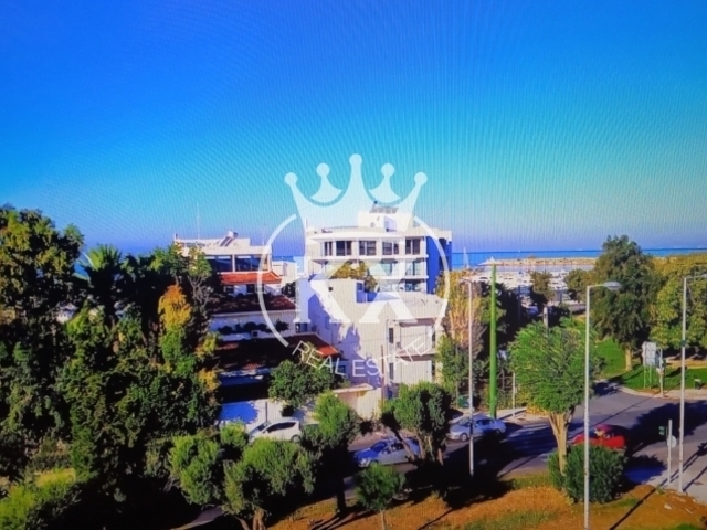 Commercial property for sale Glyfada (Golf) Building 3.000 sq.m. renovated