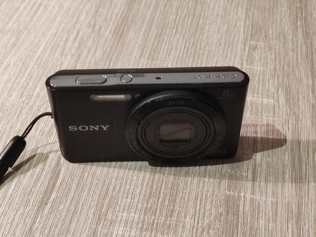 Εικόνα 1 από 4 - Φωτογραφική Μηχανή Sony -  Βόρεια & Ανατολικά Προάστια >  Ηράκλειο