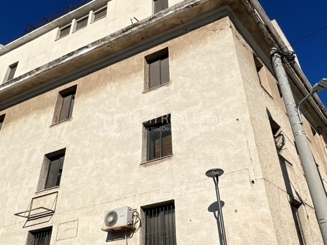 Commercial property for sale Pireas (Central Port) Building 5.500 sq.m.