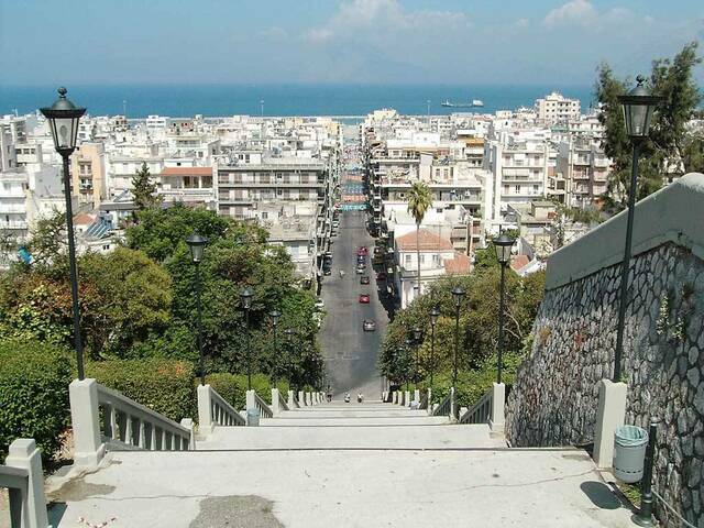 Εικόνα 1 από 1 - Ξενοδοχείο Κέντρο Πάτρας - Πελοπόννησος >  Ν. Αχαΐας