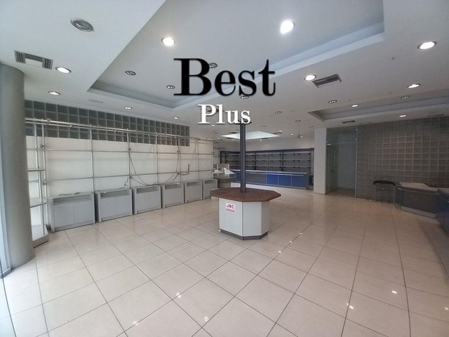 Commercial property for rent Pireas (Vrioni) Building 550 sq.m.
