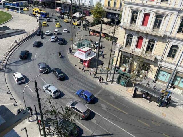 Ενοικίαση επαγγελματικού χώρου Αθήνα (Ομόνοια) Γραφείο 28 τ.μ. ανακαινισμένο