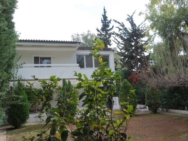 Home for sale Vouliagmeni (Agios Nikolaos) Detached House 339 sq.m. renovated